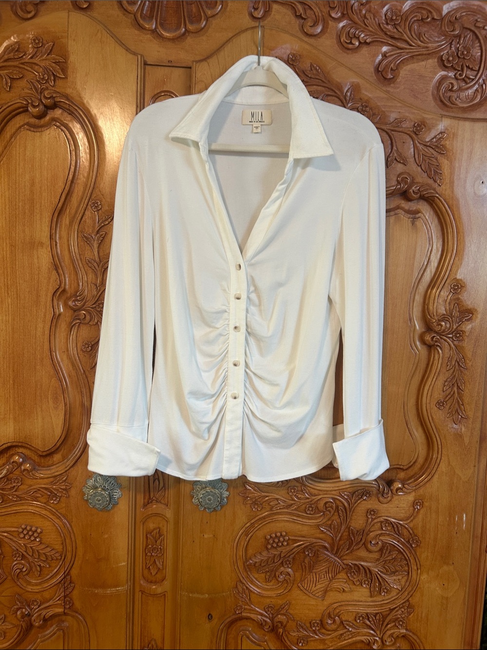 MILA Cream Button-Front Ruched Long Sleeve Shirt